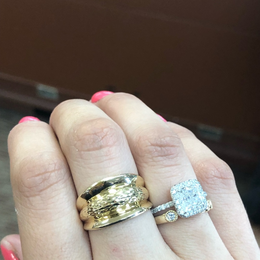 18k gold wide band ring